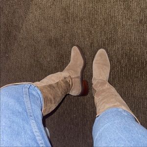 Knee high boots suede